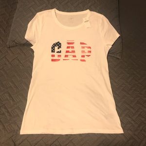 GAP tee, girl cut. White tee, patriotic print.
